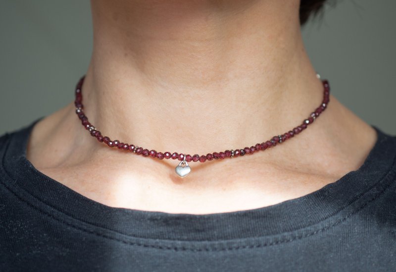 Garnet choker, 925 Silver, Aries gem, stone of vitality and love, heart pendant - 項鍊 - 寶石 紅色