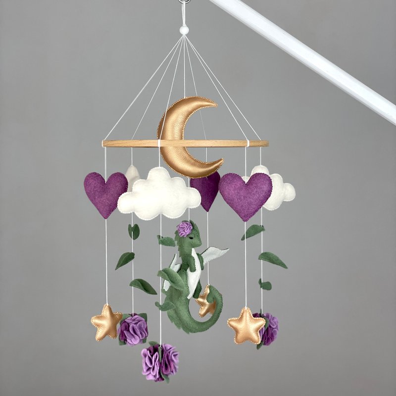 ベビーガール用ベビーベッドモビール 花 ドラゴンのお部屋の装飾 フェルト製 手作りモビール ハンギング - 知育玩具・ぬいぐるみ - その他の素材 パープル