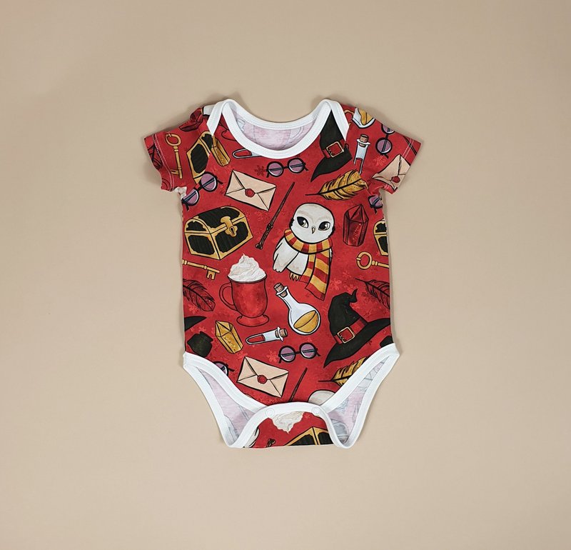 Magic Wizard on Red baby bodysuit, baby boy bodysuit, baby girl bodysuit - 包屁衣/連身衣 - 棉．麻 多色