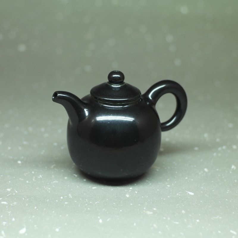 黑釉 灣嘴 圓身正把茶壺 手作陶藝 茶道具 - 茶壺/茶杯/茶具 - 陶 黑色