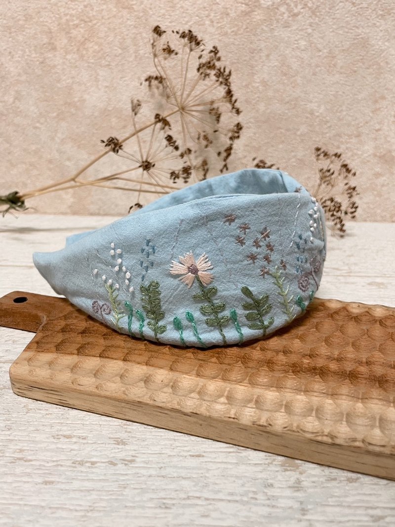 刺繡髮箍-田野(寬水藍) - 髮圈/髮夾 - 棉．麻 多色