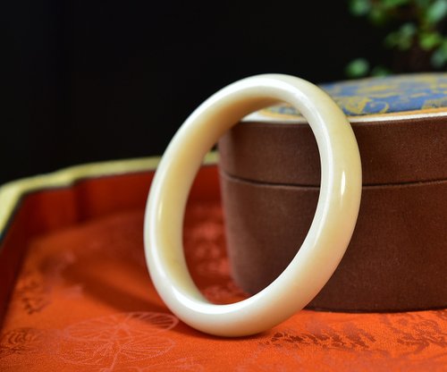 【鑑別書付き】2263和田白玉バングル　和田玉腕輪ブレスレット　75g 鑑別書付き】2263和田白玉バングル 和田玉腕輪ブレスレット 75g 楽天