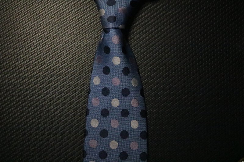 藍色真絲領帶/大波點刺繡英倫風紳士necktie - 領帶/領帶夾 - 絲．絹 藍色