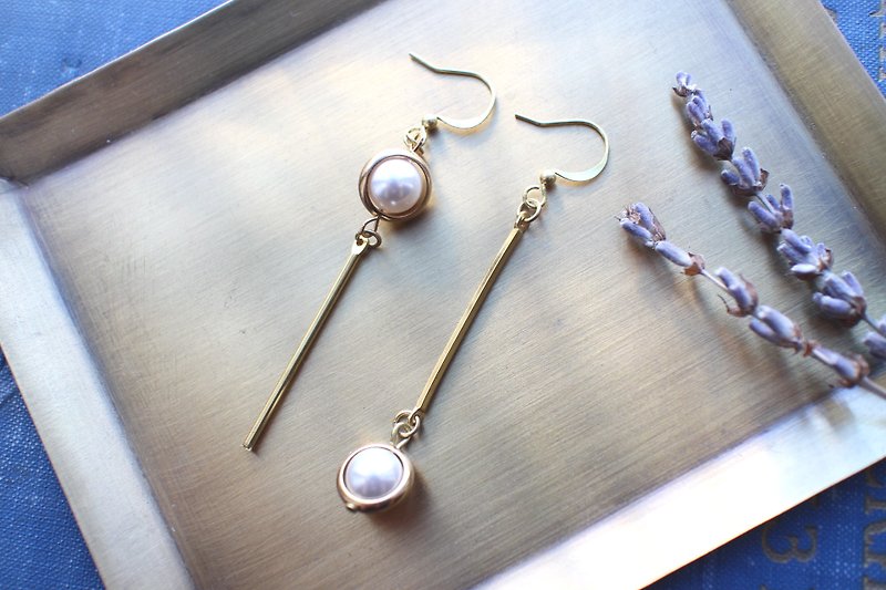 Little snow- Pearl brass earrings - Earrings & Clip-ons - Copper & Brass Multicolor