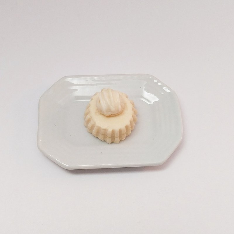 Ice cream Vanilla Pudding Food Miniature Dollhouse collectible decorate - 擺飾/家飾品 - 黏土 黃色