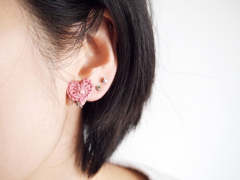 浪漫人手編織深粉紅蕾絲心形耳環BE075 - 耳環/耳夾 - 繡線 粉紅色