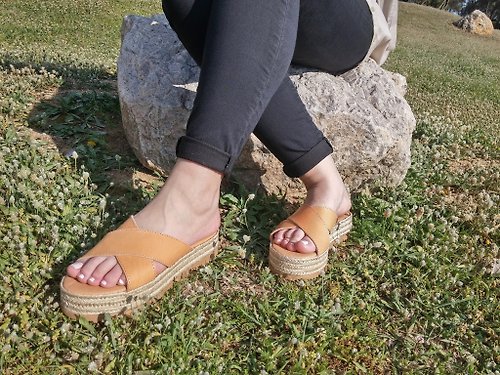 LeatherStrata Greek Sandals, Genuine Leather Sandals Flatform Criss Cross Sandals in 3 Colors.