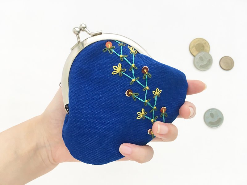 【Totem】Gold bag sequins / hand-embroidered coin purse / non-perforated round mouth - Coin Purses - Other Materials Blue