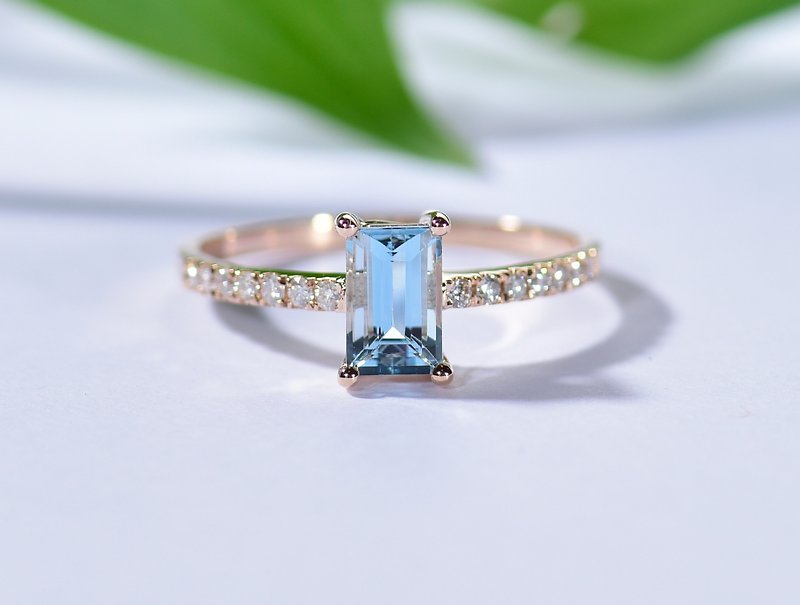 Aquamarine ring in solid 18k rose gold with diamond, Emerald Cut Aquamarine ring - General Rings - Rose Gold Blue