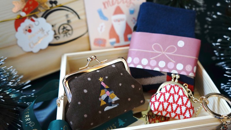 【聖誕禮盒】2022耶誕限定口金包木盒 (花織超讚的耶誕樹) - 錢包/皮夾/長短夾 - 棉．麻 