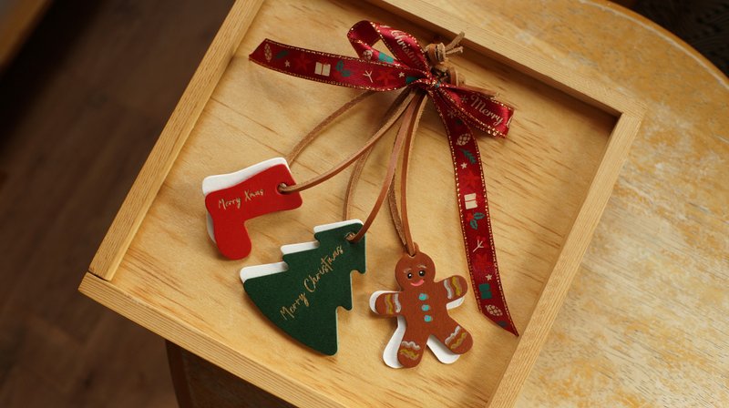 Leather Christmas Ornaments - พวงกุญแจ - หนังแท้ สีแดง
