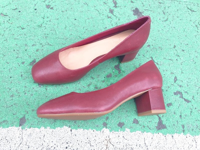Painter #8040||Calfkin Classic Square Heel Shoes Burgundy Burgundy || - รองเท้าอ็อกฟอร์ดผู้หญิง - หนังแท้ สีแดง