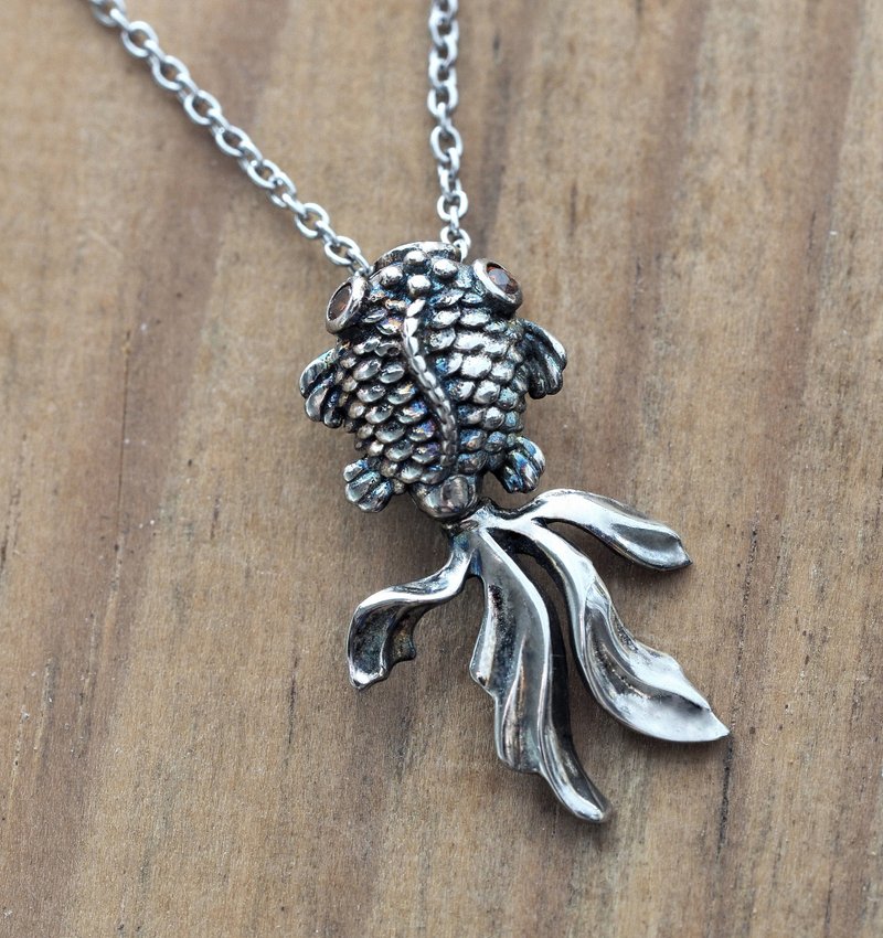 925純銀飾個性中式立體晶鑽金魚搖尾項鍊墜 婚禮伴娘中國風旗袍 - 項鍊 - 純銀 銀色