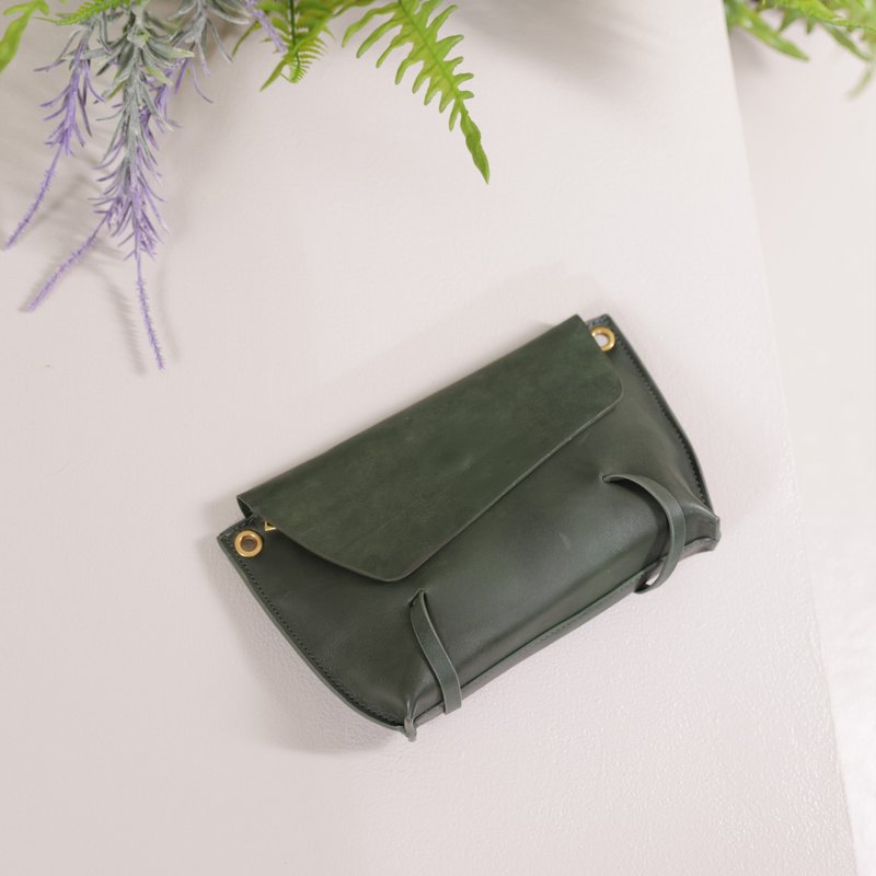 Cut oblique cover-square small bag-green - กระเป๋าถือ - หนังแท้ สีเขียว