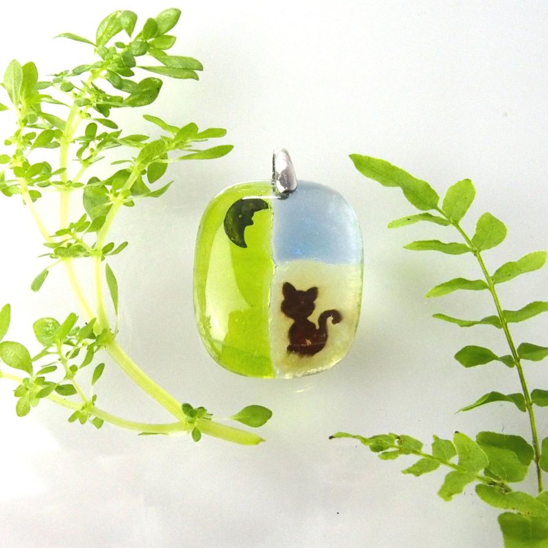 Handmade Kiln-fired Glass Pendant - Cute Animals - สร้อยคอ - กระจกลาย หลากหลายสี