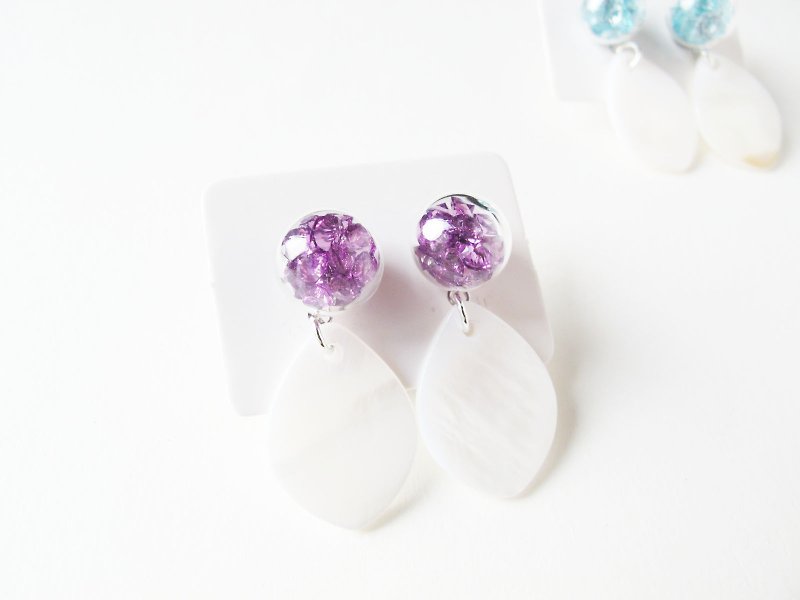 * Rosy Garden * crystal inside glass ball pear shape white shell earrings - สร้อยคอทรง Collar - แก้ว สีน้ำเงิน