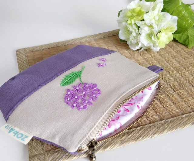 【 Takako様 】お花の刺繍がま口＊がま口ポーチ　ハンドメイド がま口ポーチ 手刺繍花柄ハンドメイド - メルカリ