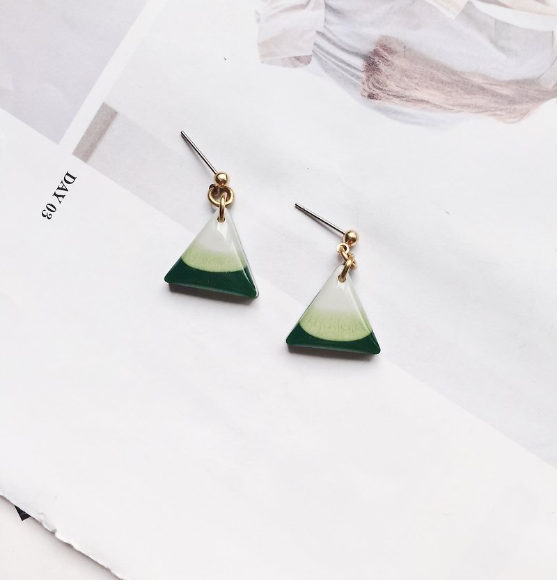 La Don - Gradient Matcha Hill Ear/Ear Clip - Earrings & Clip-ons - Acrylic Green