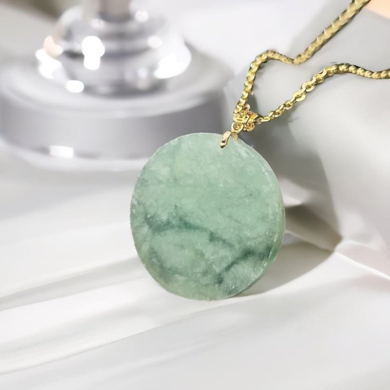 冰飄綠花翡翠無事圓牌項鍊 18K金墜頭 | 天然緬甸玉翡翠A貨 |送禮 - 項鍊 - 玉石 綠色