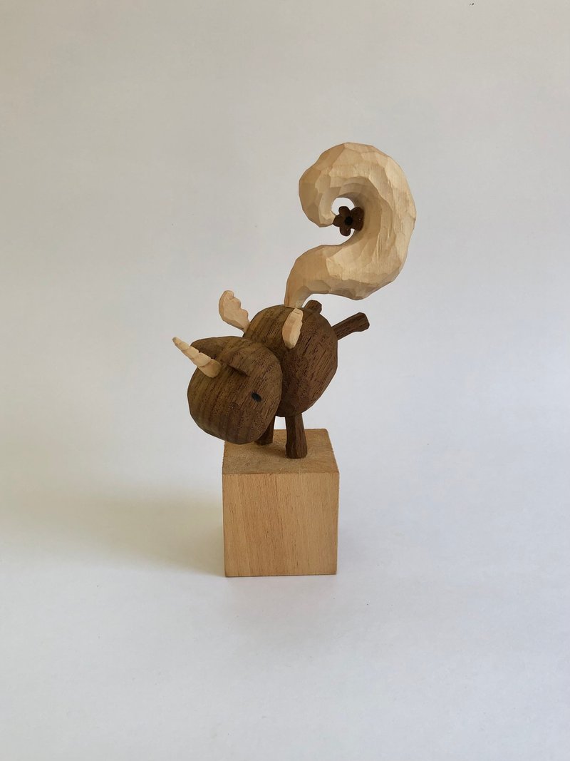 Handmade wooden carving unicorn - 擺飾/家飾品 - 木頭 咖啡色