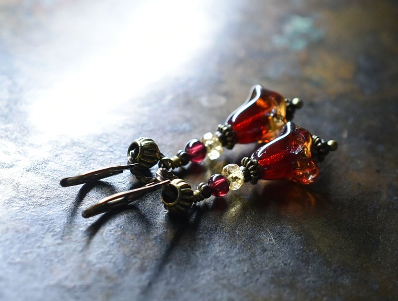 Angel Trumpet-like German vintage beads and citrine and garnet earrings - ต่างหู - แก้ว สีแดง