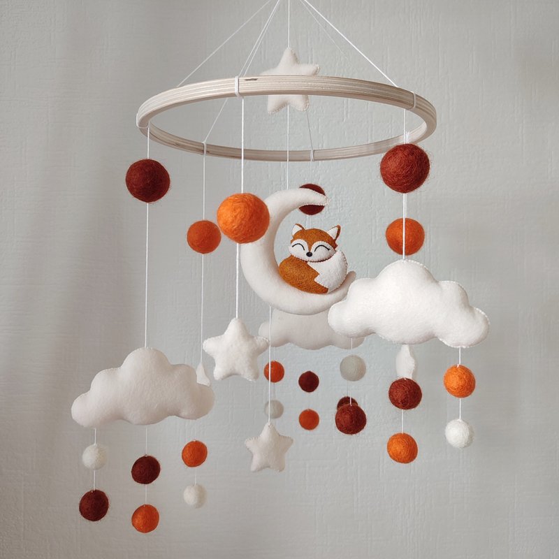 Fox on the moon baby mobile, nursery decor, crib mobile, expecting mom gift - 寶寶/兒童玩具/玩偶 - 環保材質 橘色