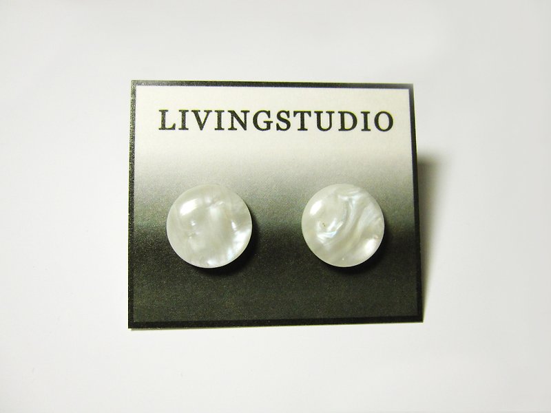 手工耳環 ♁ 白靈 - 耳環/耳夾 - 塑膠 白色