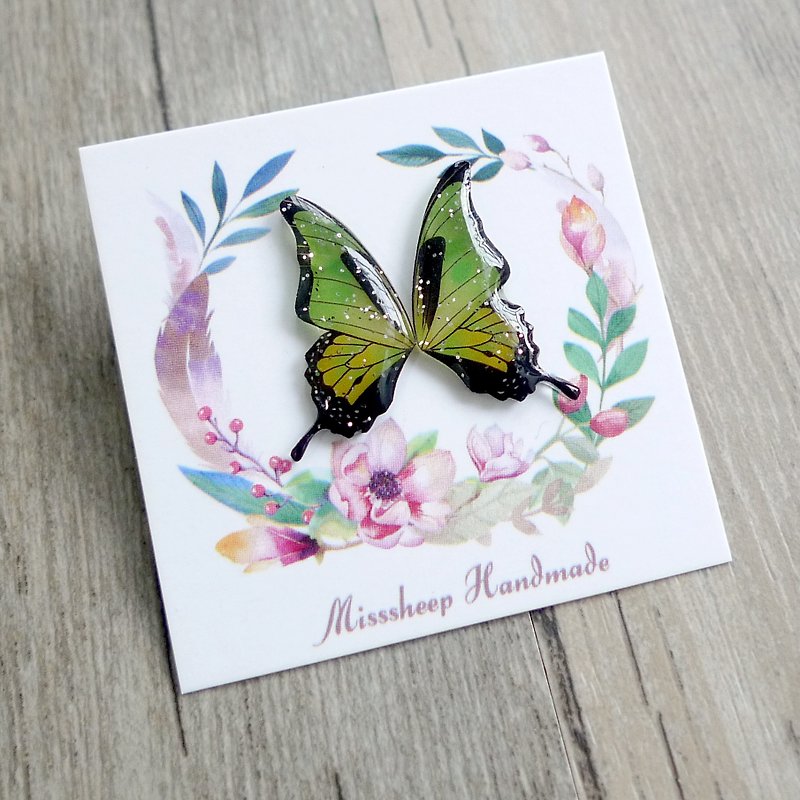 Misssheep- [BW07- Green and yellow butterfly] hand-made earrings (ear acupuncture / transparent ear clip) [a pair] - ต่างหู - วัสดุอื่นๆ สีเขียว