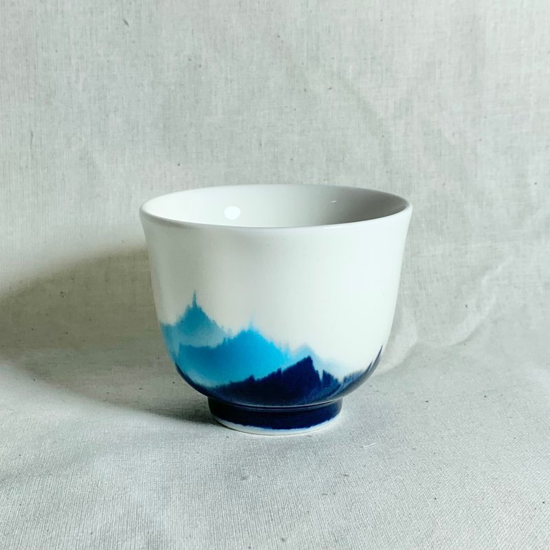 Chinese painting landscape beauty cup 90ml Qiu Yuning Yingge H3-01 - Teapots & Teacups - Porcelain White