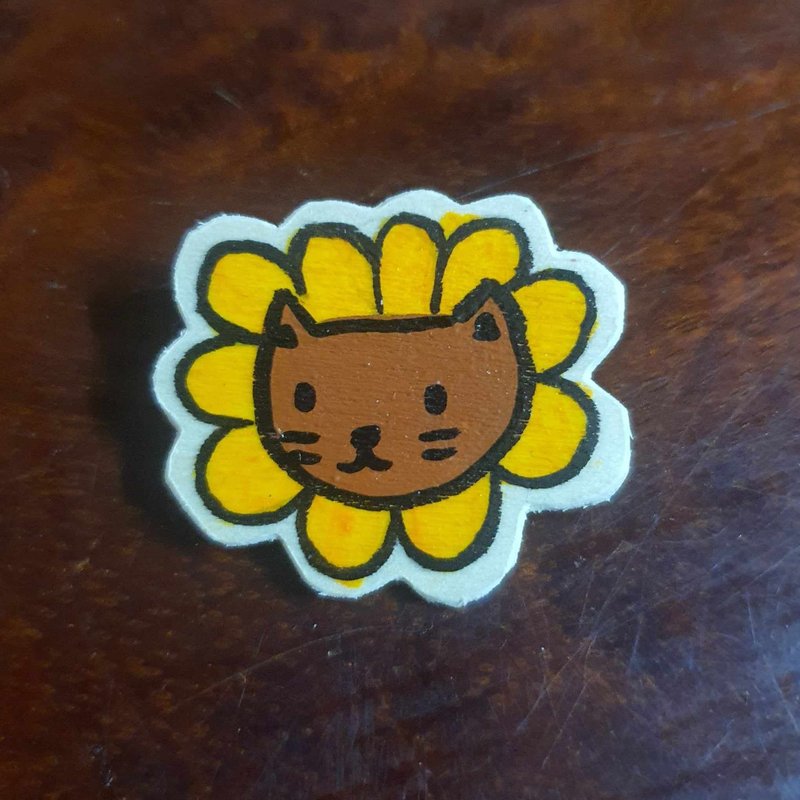 Sunflower Cat Handmade Wooden Pin - เข็มกลัด - ไม้ สีส้ม