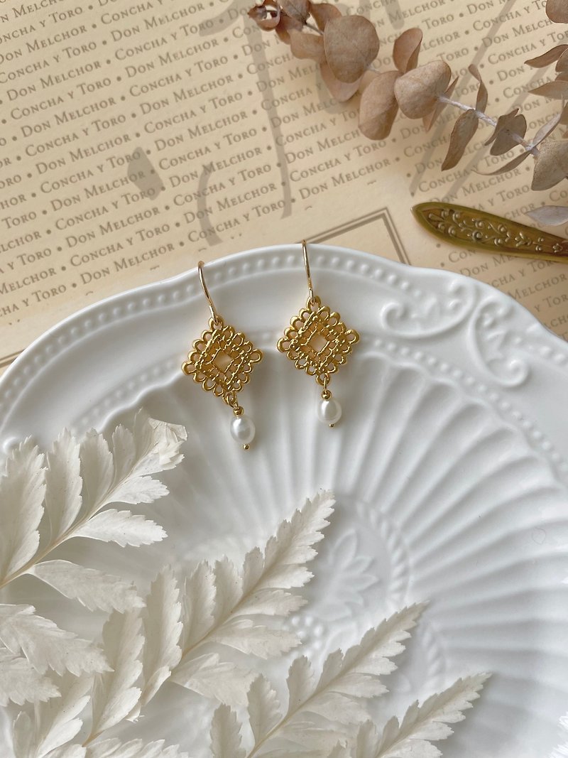 バロック様式の真珠のイヤリングピアス天然真珠のイヤリング クラシックなスタイルのセカンド エディション - ピアス・イヤリング - 真珠 ホワイト