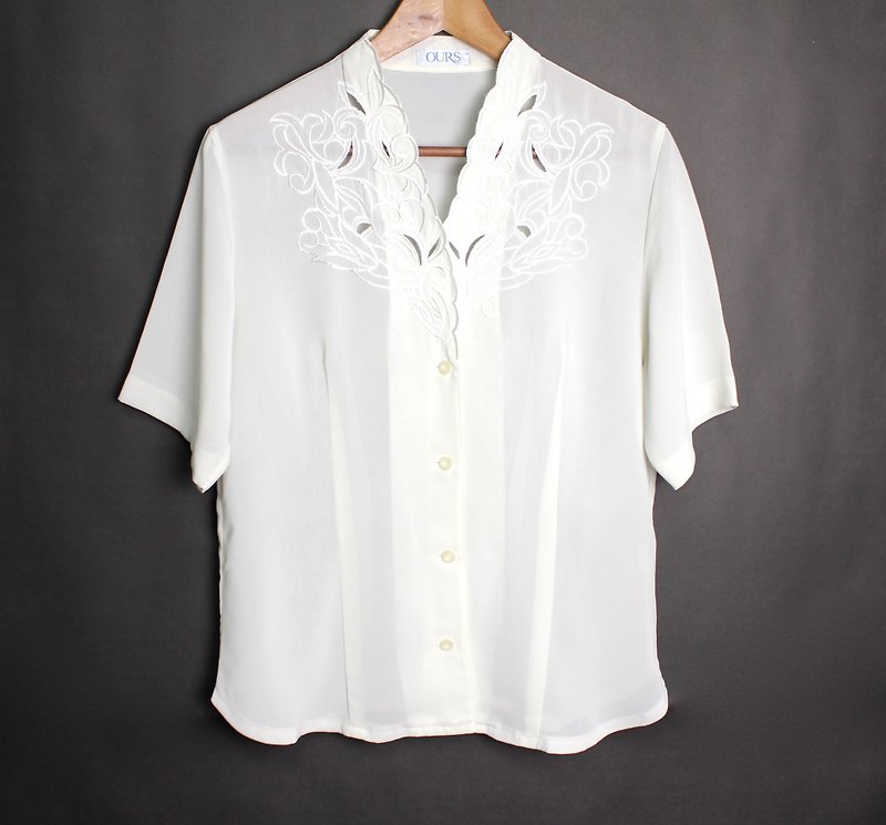 FOAK vintage elegant openwork lace V-neck shirt - Women's Shirts - Other Materials 