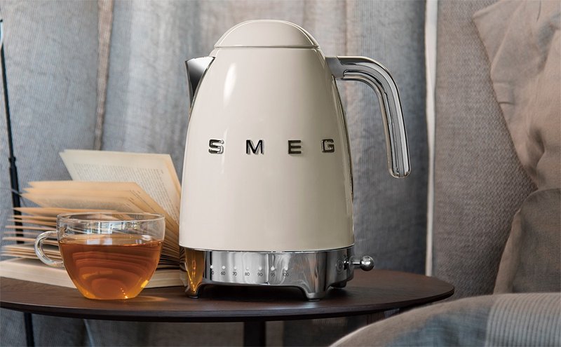 【SMEG】Italian temperature-controlled large-capacity 1.7L electric kettle-cream - Kitchen Appliances - Other Metals White