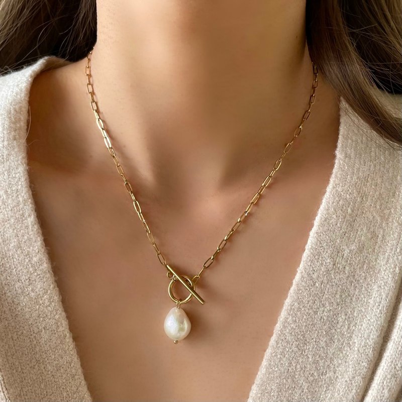 Dainty FreshWater Pearl Pendant Necklace /316L Stainless Steel Pearl - สร้อยคอ - ไข่มุก สีทอง