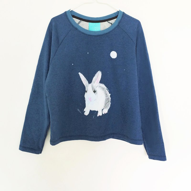 ウサギと月の作物セーター - ニット・セーター - コットン・麻 ブルー
