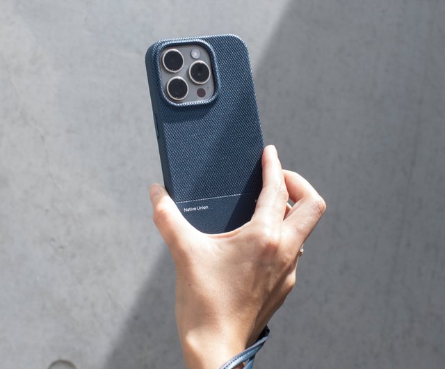 BERLUTI Native Union スマホケース　iPhone16pro スクリットレザー iPhone 16 Proフォリオ | ベルルッティ JP