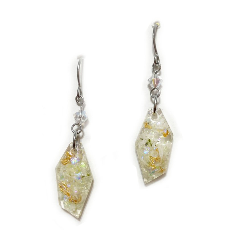 Dry Flower Pure White Gypsophila Crystal Drop Earrings - ต่างหู - เรซิน ขาว