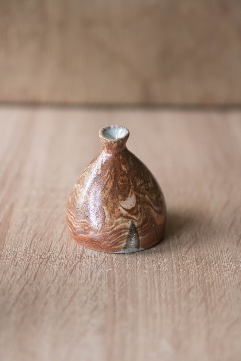 Wood fire marbled bud vase - เซรามิก - ดินเผา สีนำ้ตาล