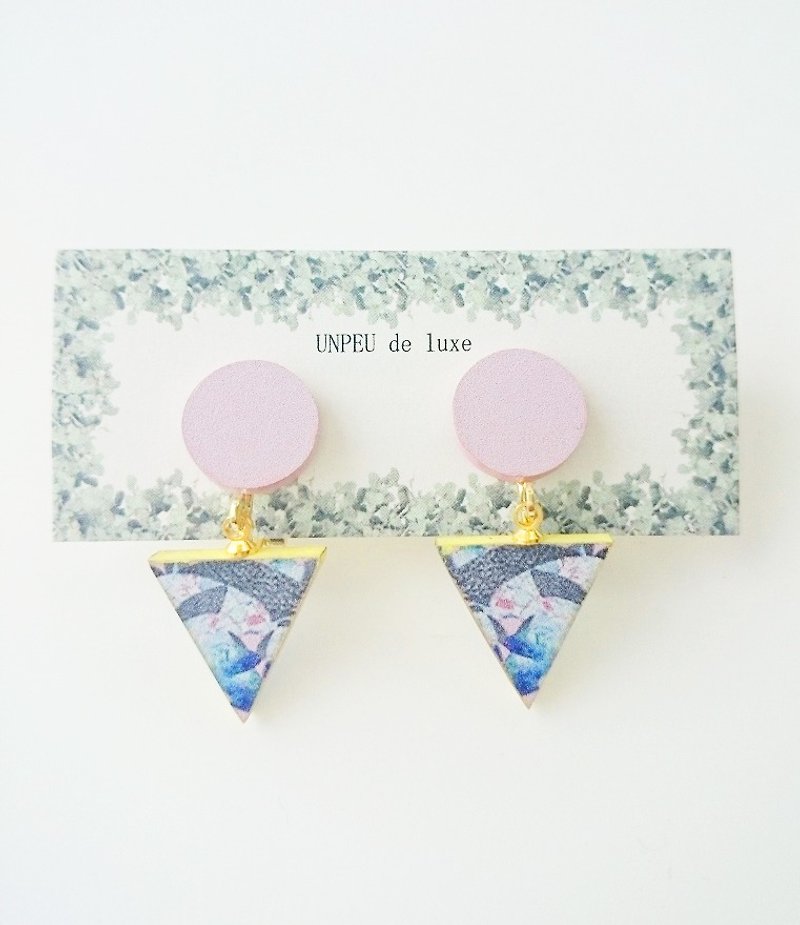 geometric print wooden earrings - ピアス・イヤリング - 木製 ピンク