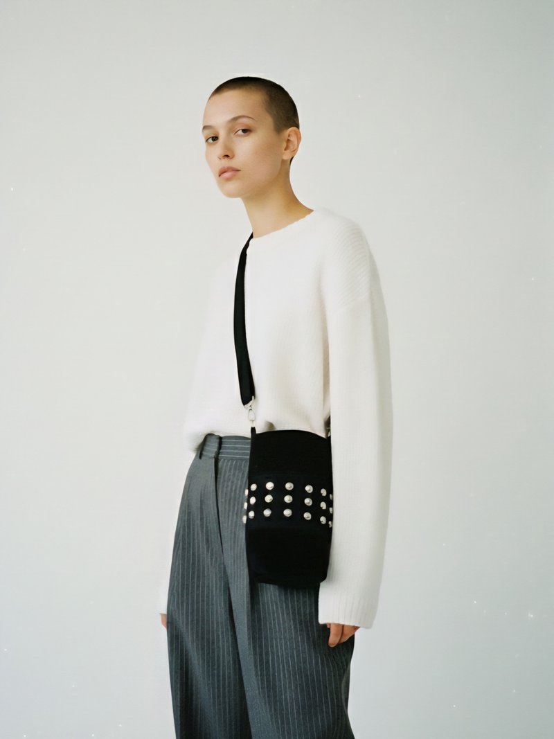 ブラックデニムスタッズミニショルダーバッグ SMALL STUDDED DENIM BAG - トートバッグ・ハンドバッグ - コットン・麻 ブラック