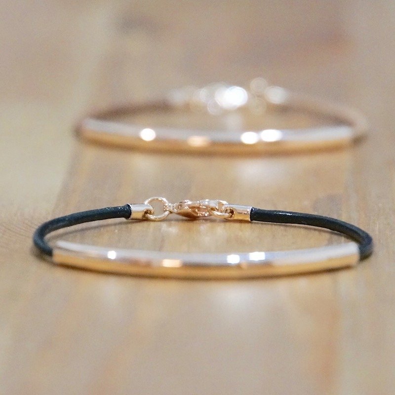 ITS: 901 Leather series · [~ ~] to hold your hand a leather rope bracelet. Primary color / black. - สร้อยข้อมือ - โลหะ สีทอง