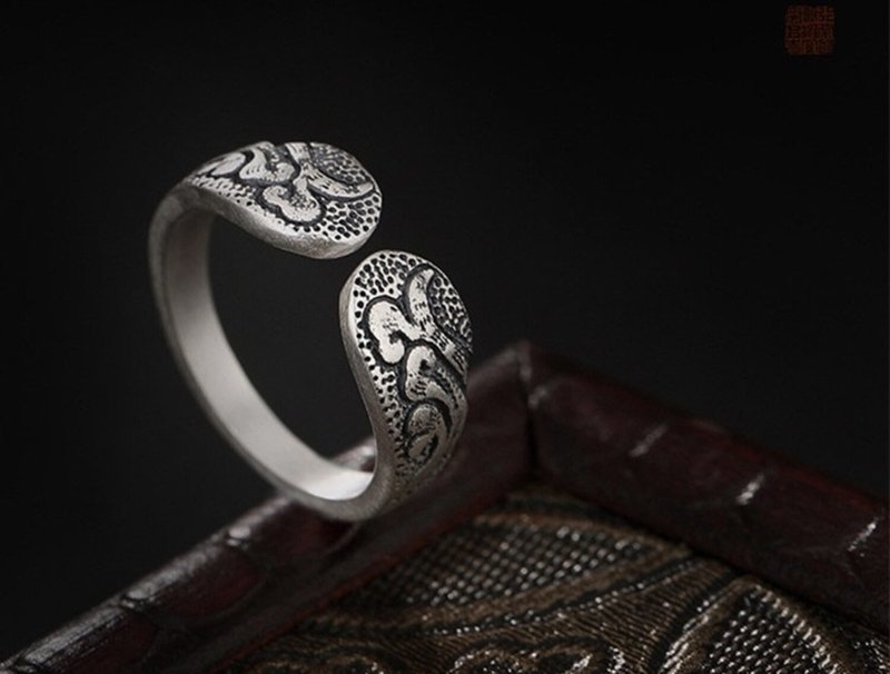 Real 990 Fine Silver Handmade Engrave Cloud Patterns Finger Rings Ethnic Women - 戒指 - 純銀 銀色