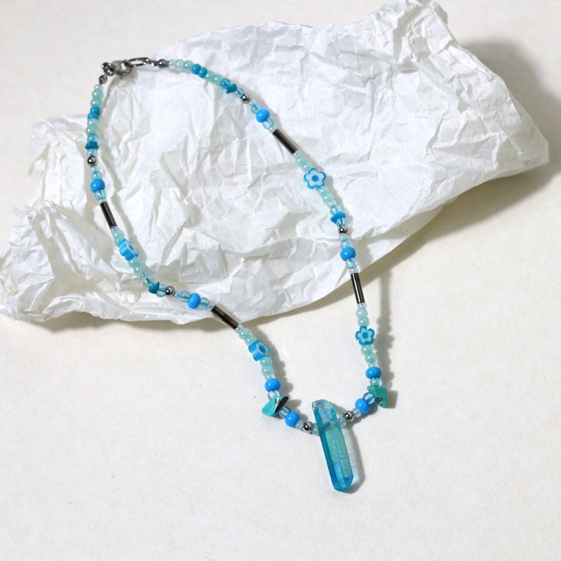 BLUE QUARTZ crystal point beaded choker necklace - Necklaces - Thread Blue