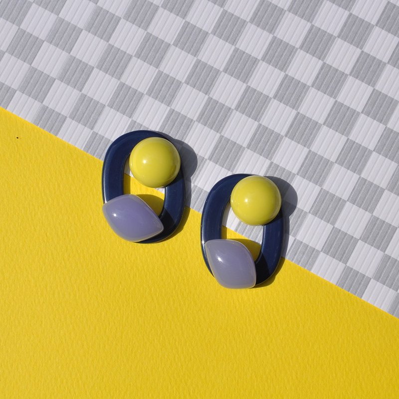 日本のニュートラルでクールでハンサムなカラーマッチングピアス/アクリルピアス - ピアス・イヤリング - アクリル 