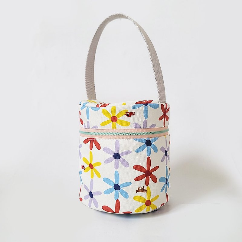 Colorful Flower Sea Small Cylinder Universal Bag Picnic Bag-White Little Red Riding Hood - กระเป๋าถือ - วัสดุกันนำ้ ขาว