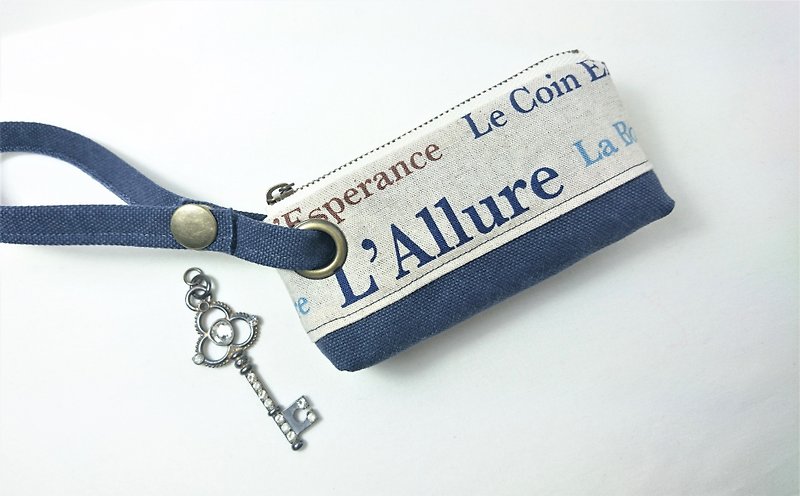 【長形鑰匙包FXSK】法文日報.藍 - 鑰匙圈/鎖匙扣 - 棉．麻 藍色