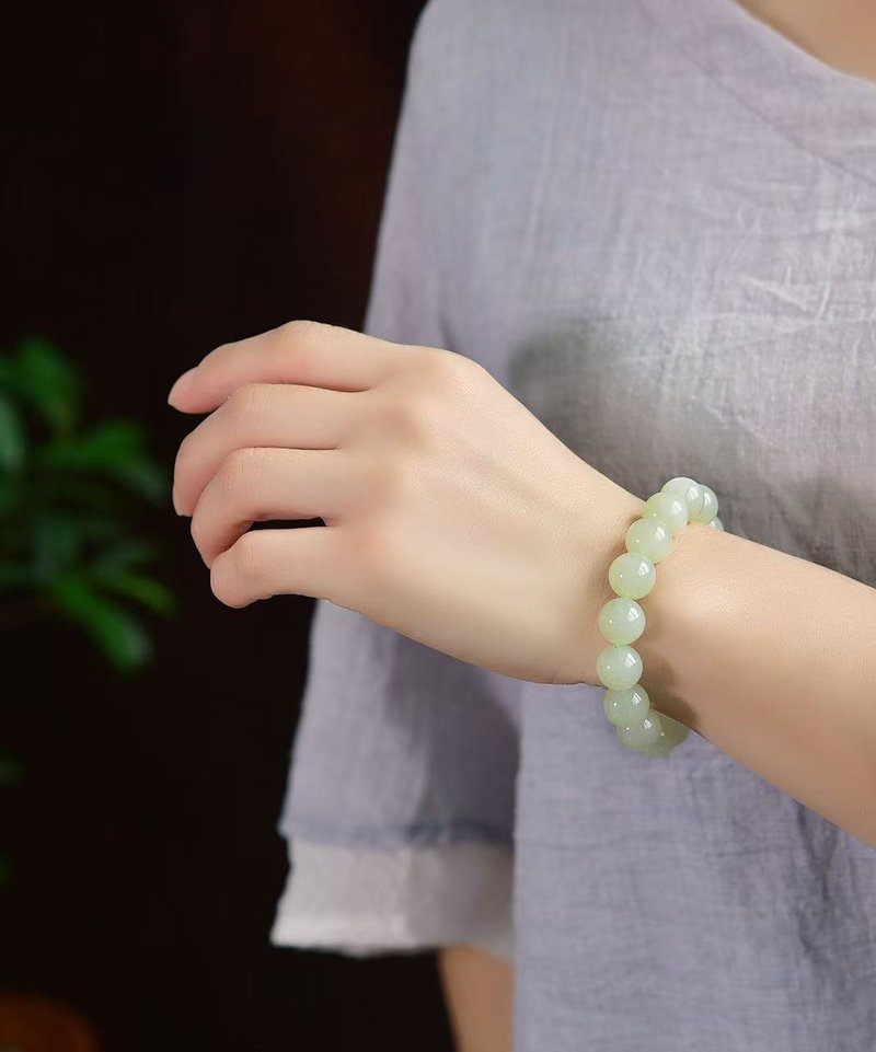 和田玉晴水手鏈 寓意吉祥如意 雕工精緻 上身簡單大方 - 手鍊/手環 - 水晶 