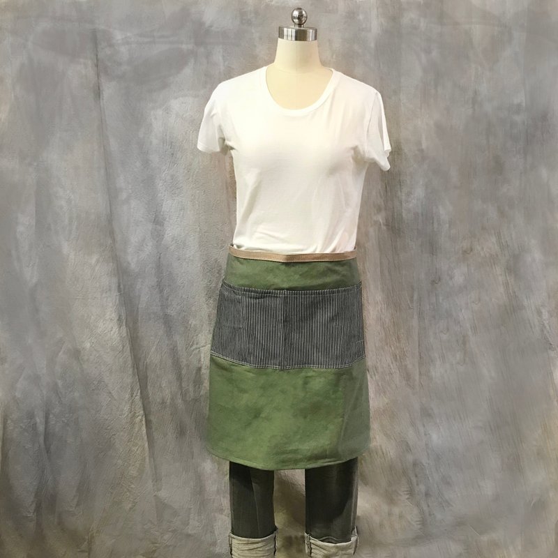 Sienna Short Workman Workwear Half-length Apron - ผ้ากันเปื้อน - ผ้าฝ้าย/ผ้าลินิน สีเขียว