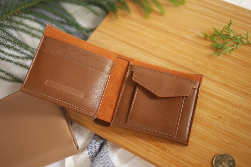 WHITEOAKFACTORY Handmade PU leather Plain "RICHE" wallet – Tan - กระเป๋าสตางค์ - วัสดุอื่นๆ สีนำ้ตาล