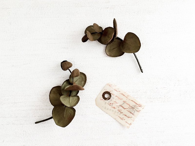 Corsage: Eucalyptus leaves - เข็มกลัด/ข้อมือดอกไม้ - ผ้าฝ้าย/ผ้าลินิน สีเขียว